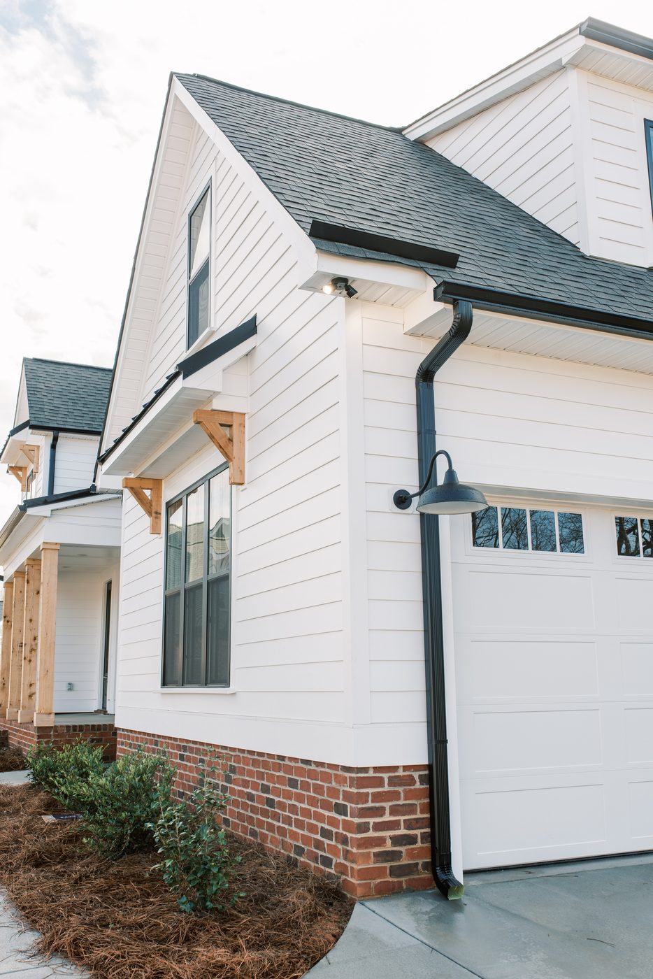 Exterior & Garage